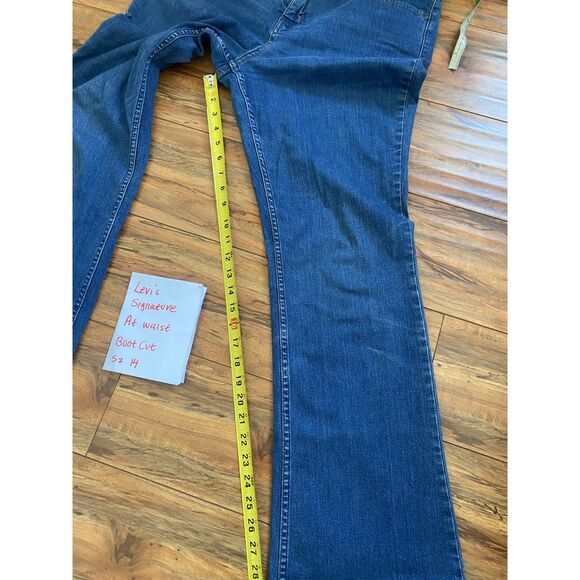 Levi's Signature sz 14 At Waist Bootcut - Picture 5 of 7